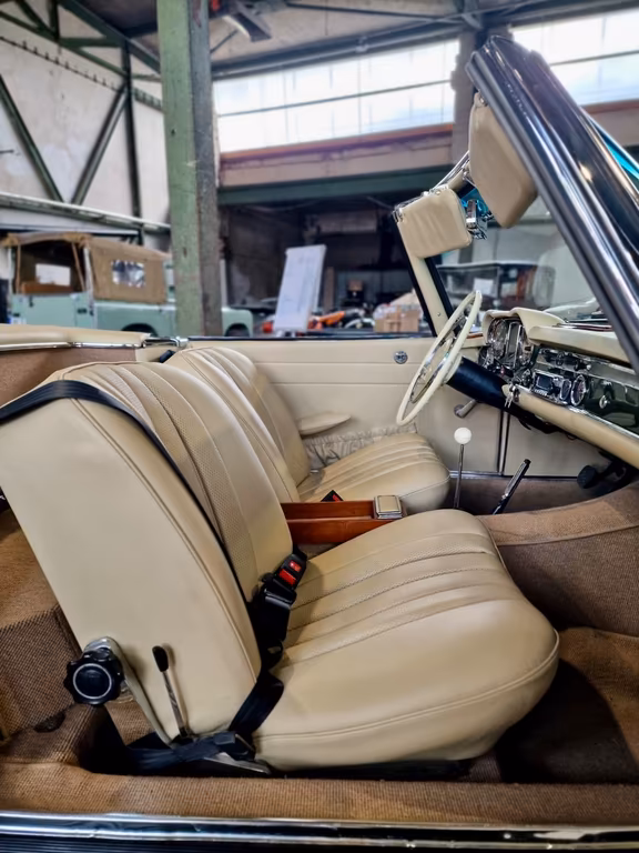 Mercedes-Benz 250