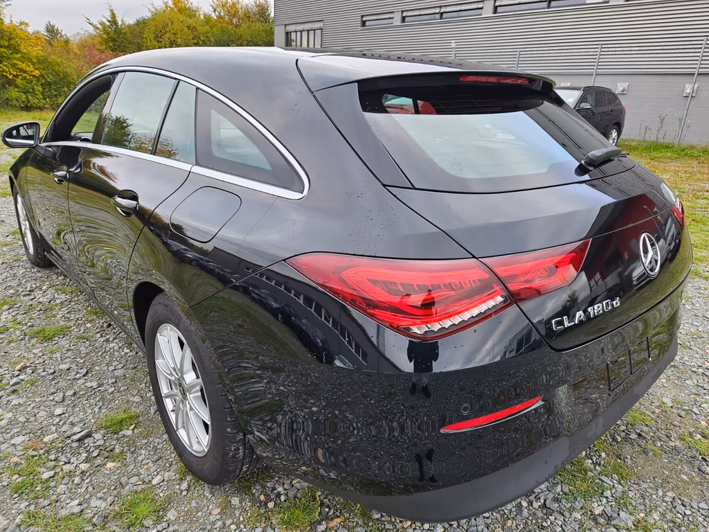 Mercedes-Benz CLA 180 Shooting Brake