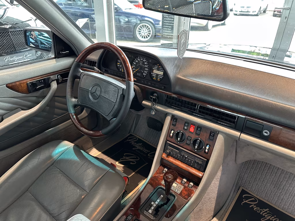 Mercedes-Benz 560