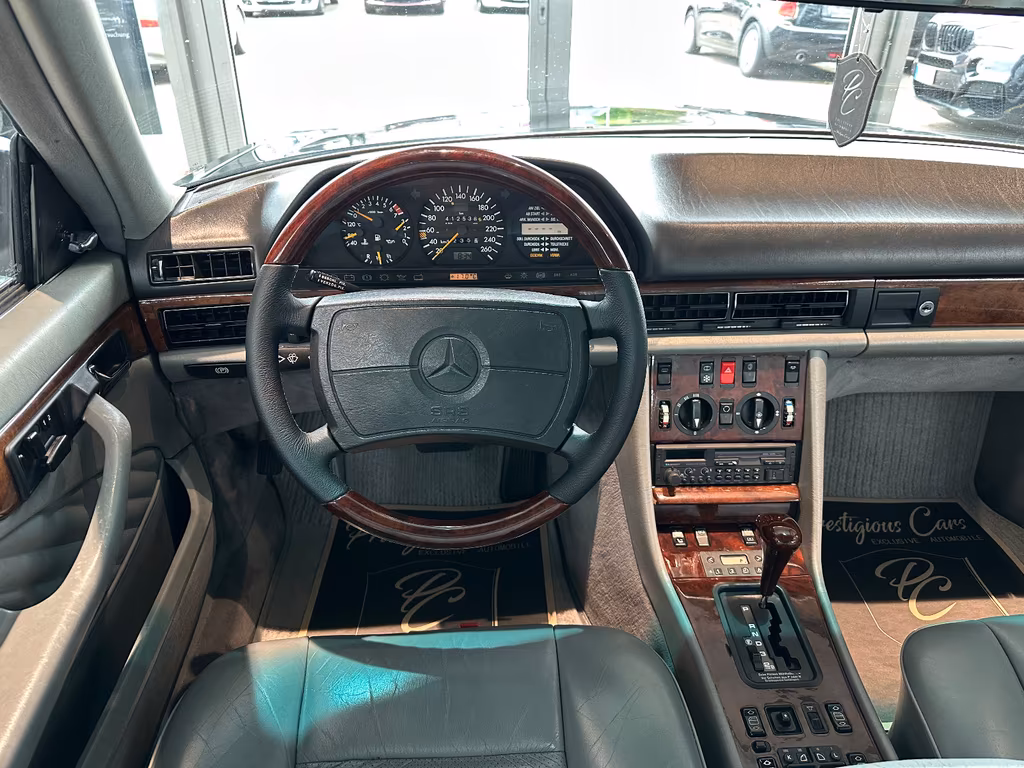 Mercedes-Benz 560