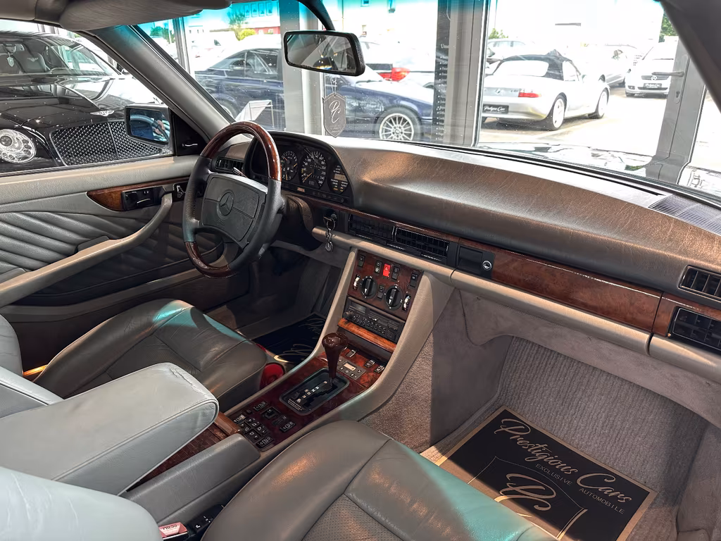 Mercedes-Benz 560