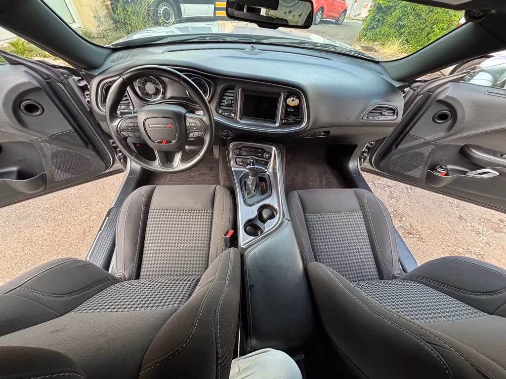 Dodge Challenger