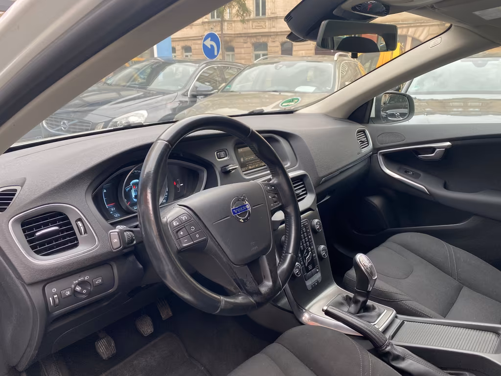 Volvo V40