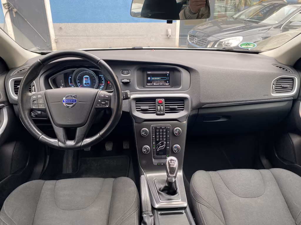 Volvo V40