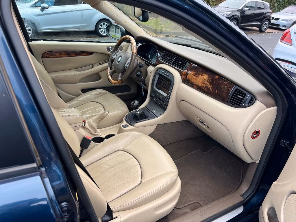 Jaguar X-Type