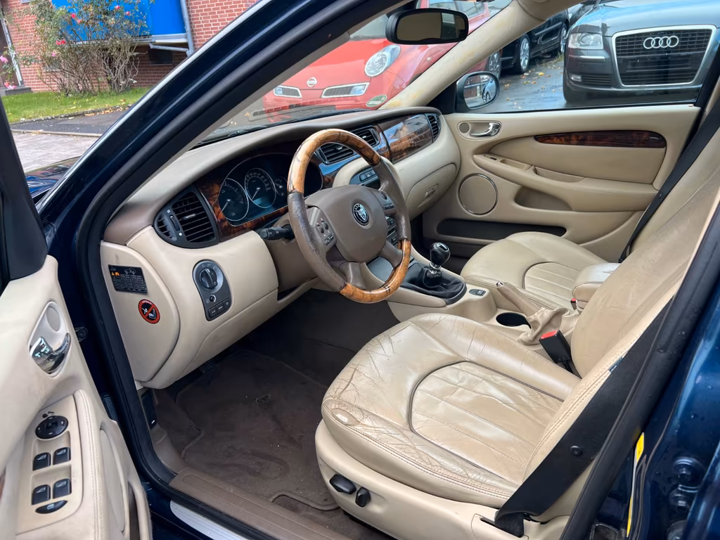 Jaguar X-Type