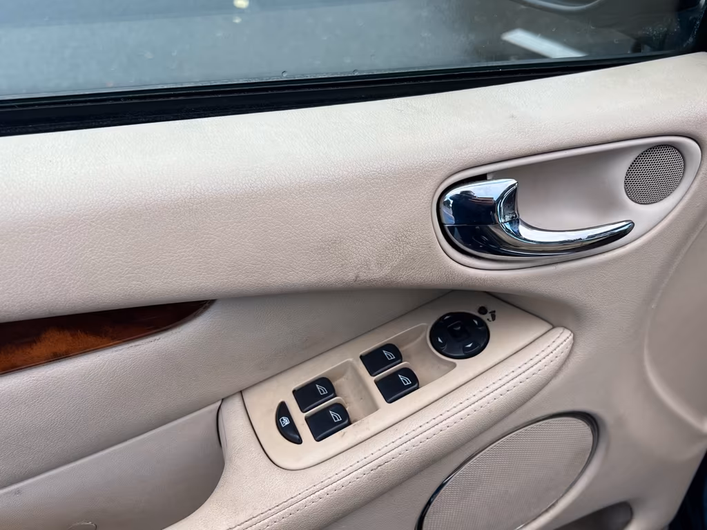 Jaguar X-Type
