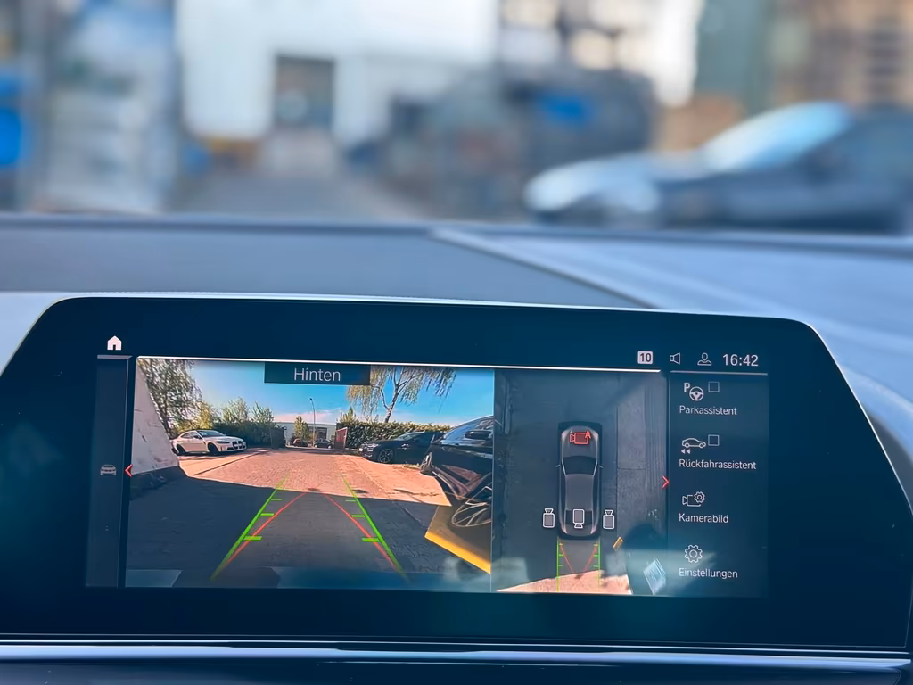 BMW 840