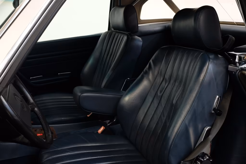 Mercedes-Benz SL 560