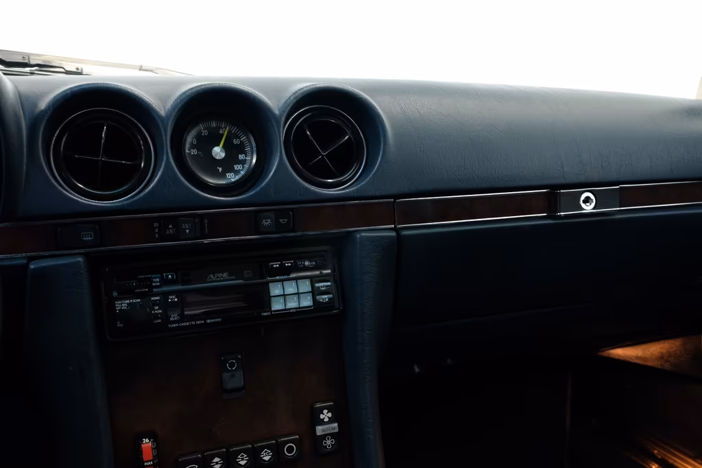 Mercedes-Benz SL 560