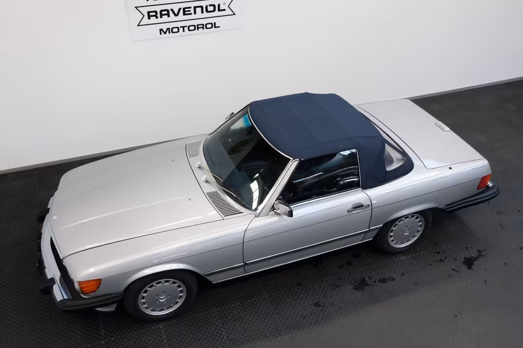Mercedes-Benz SL 560