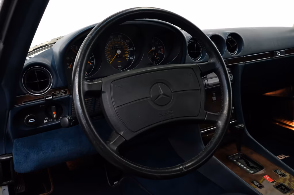 Mercedes-Benz SL 560