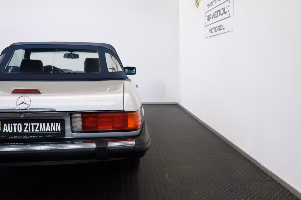 Mercedes-Benz SL 560