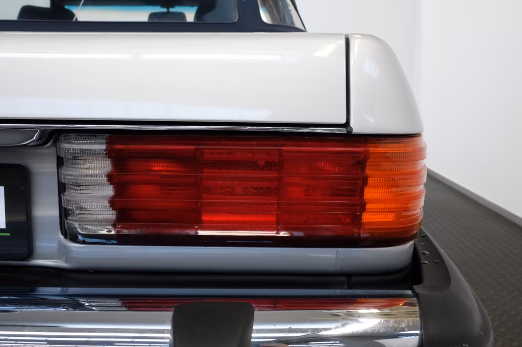 Mercedes-Benz SL 560