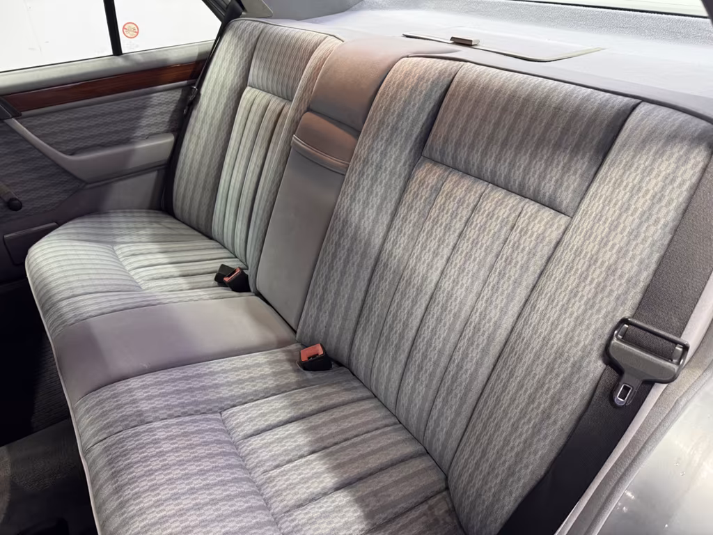 Mercedes-Benz 260