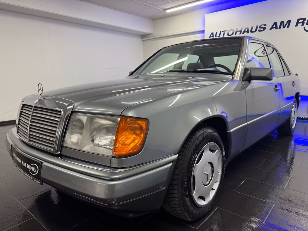 Mercedes-Benz 260