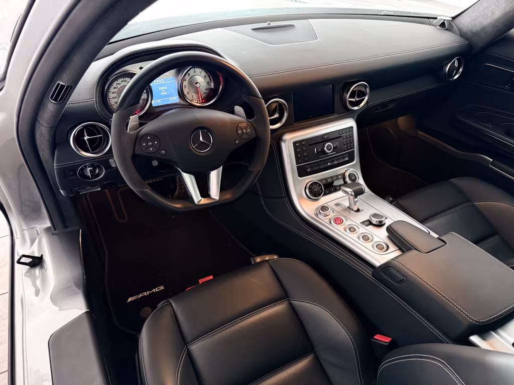 Mercedes-Benz SLS AMG