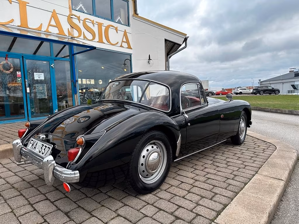 MG MGA