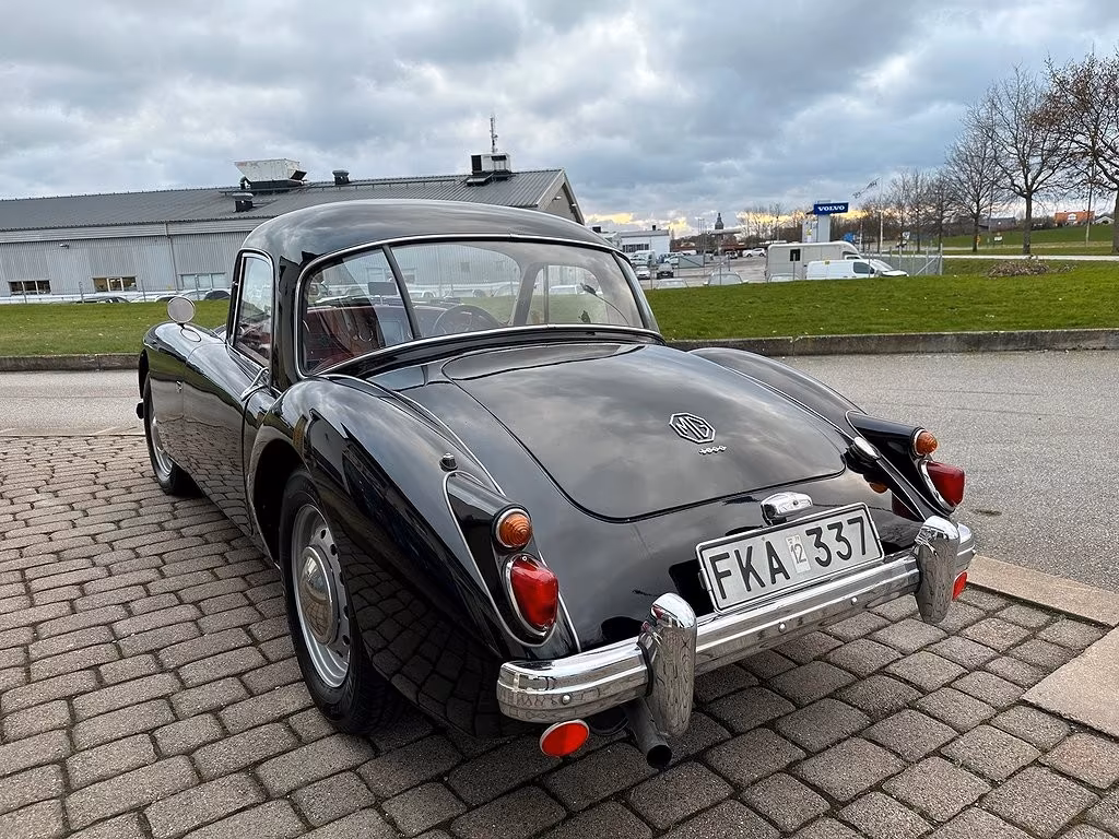 MG MGA