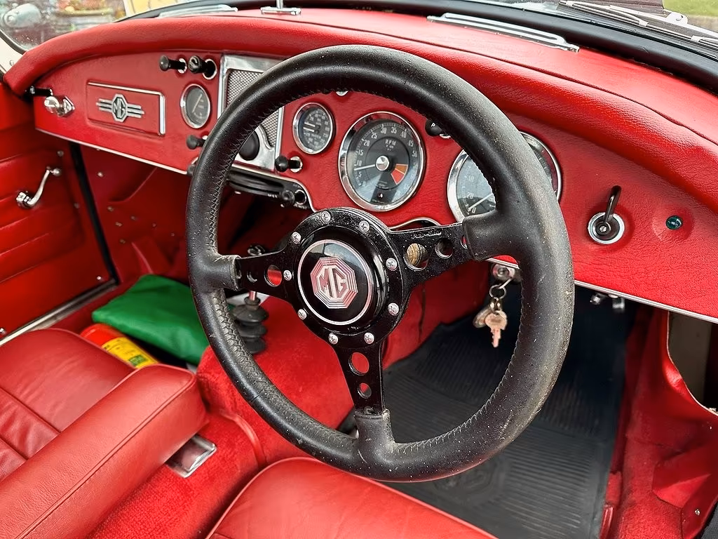 MG MGA