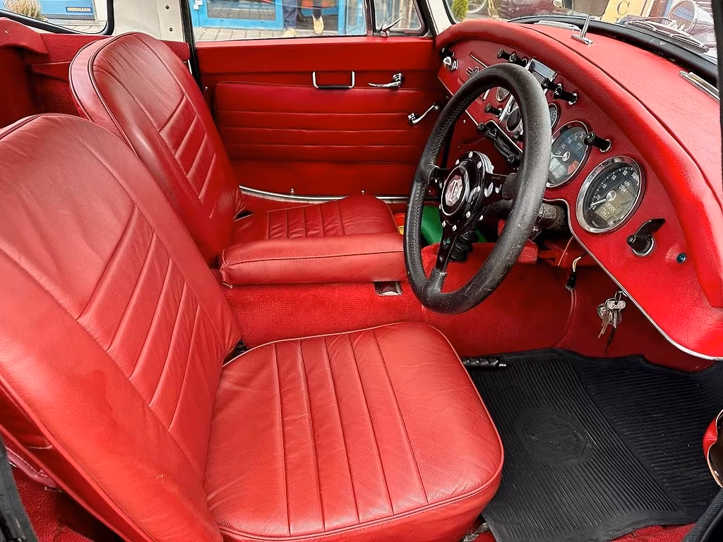 MG MGA