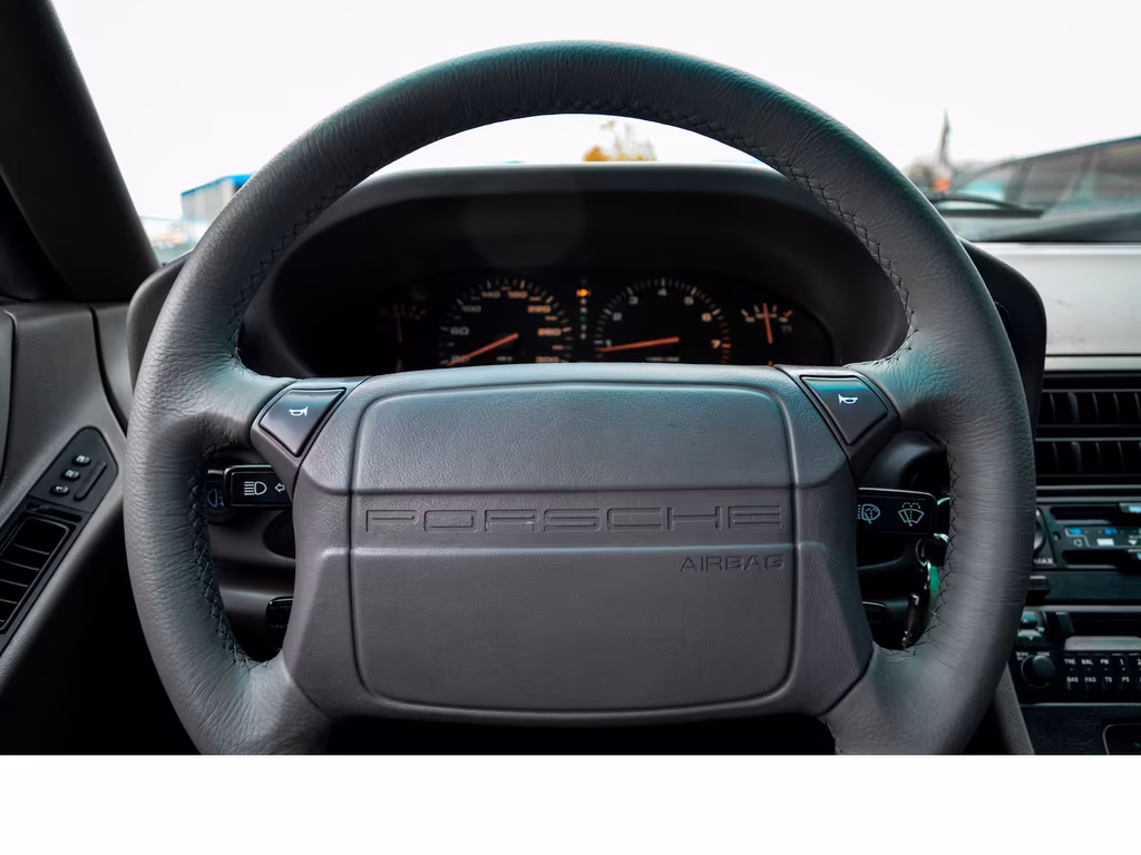 Porsche 928