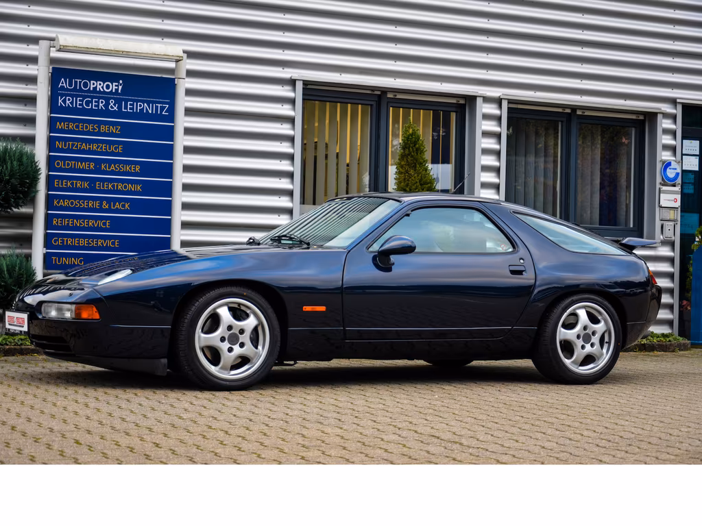 Porsche 928