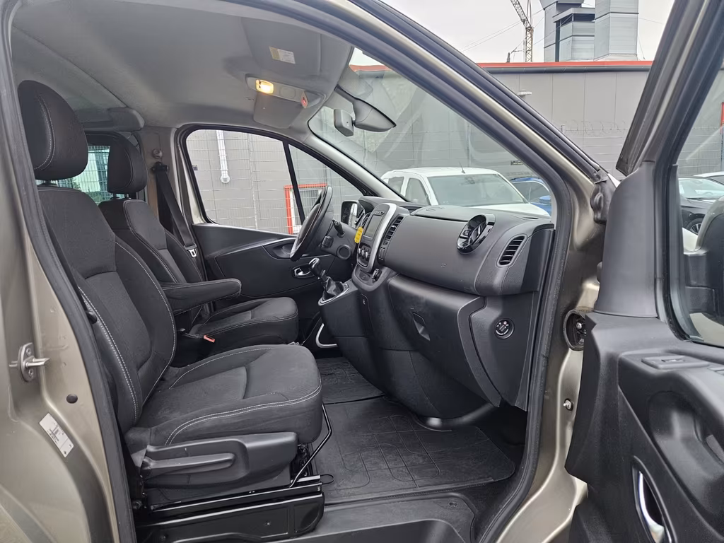 Nissan NV300