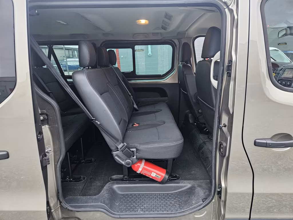 Nissan NV300