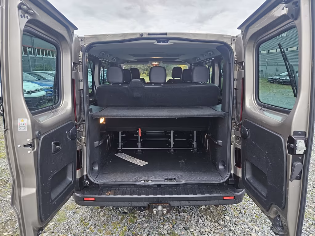 Nissan NV300
