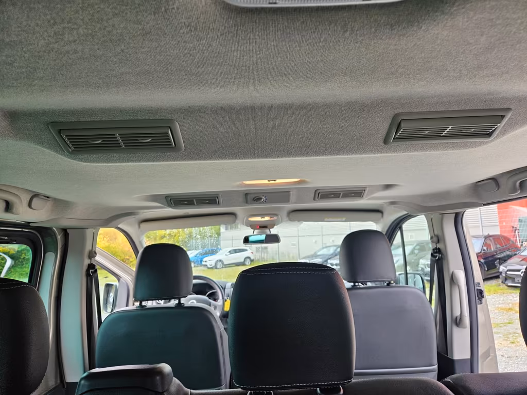 Nissan NV300
