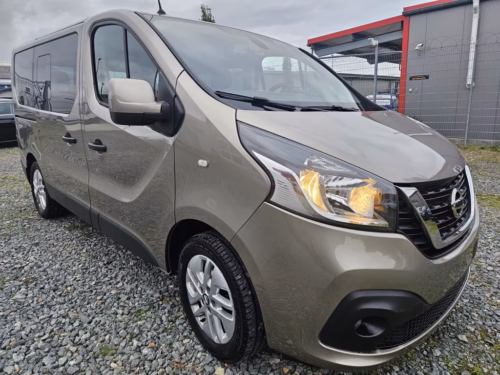 Nissan NV300