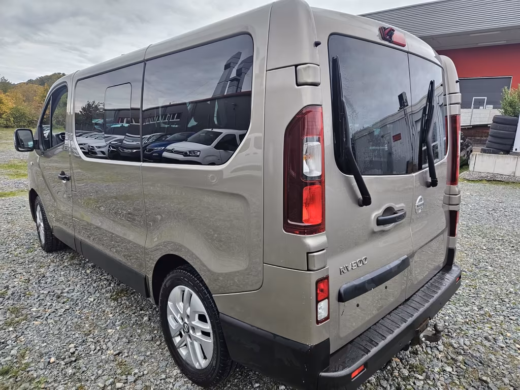 Nissan NV300