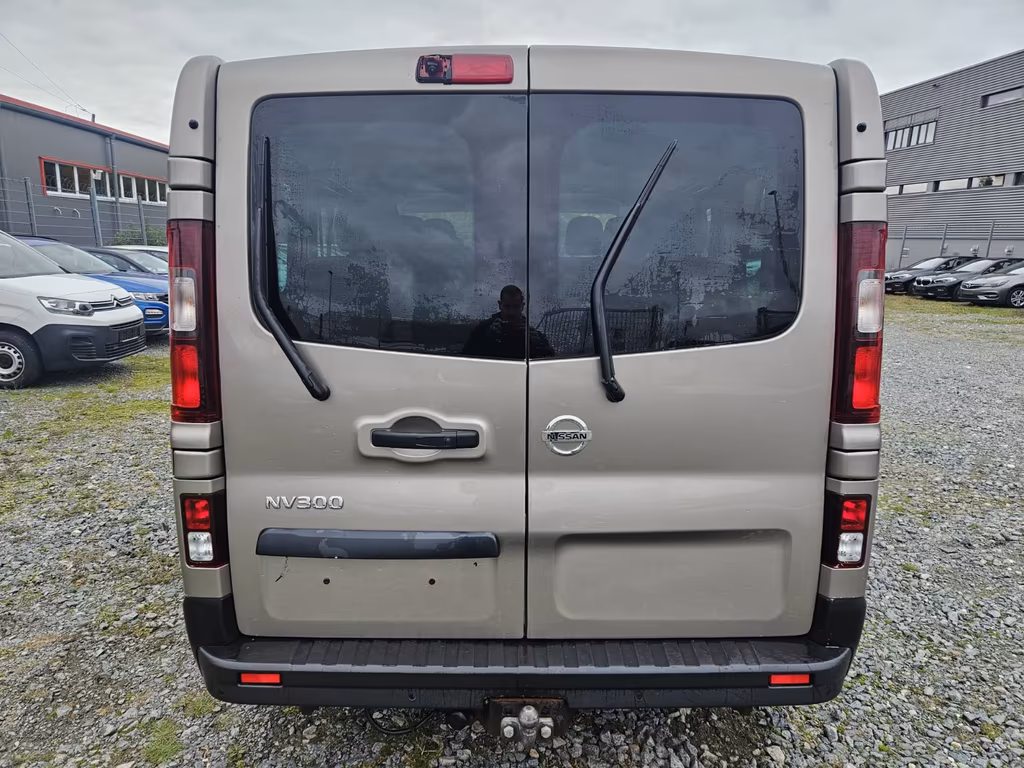 Nissan NV300