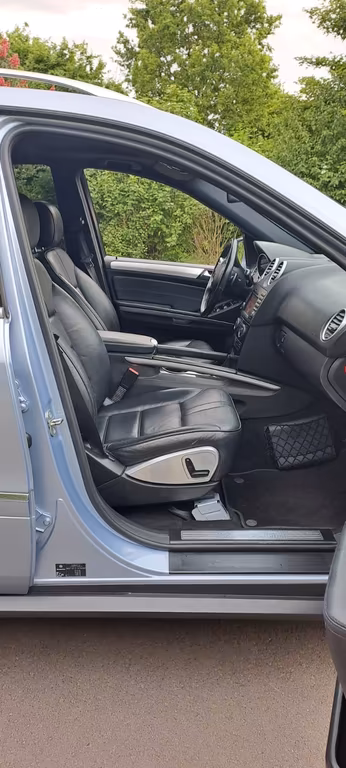 Mercedes-Benz ML 300