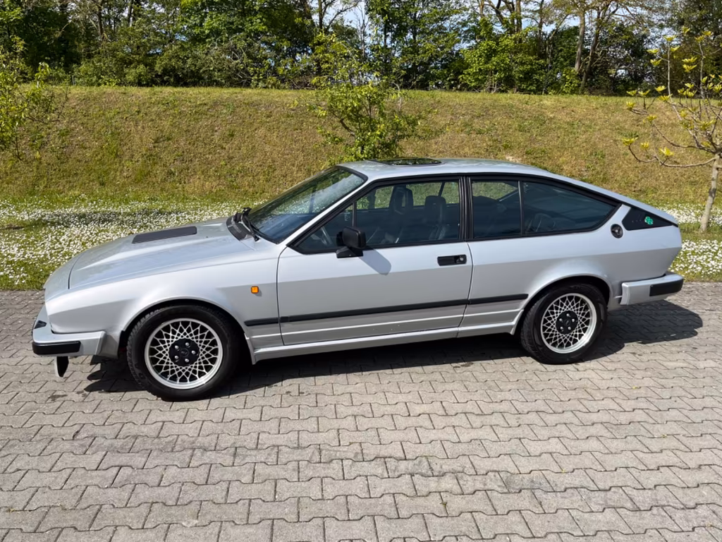 Alfa Romeo GTV