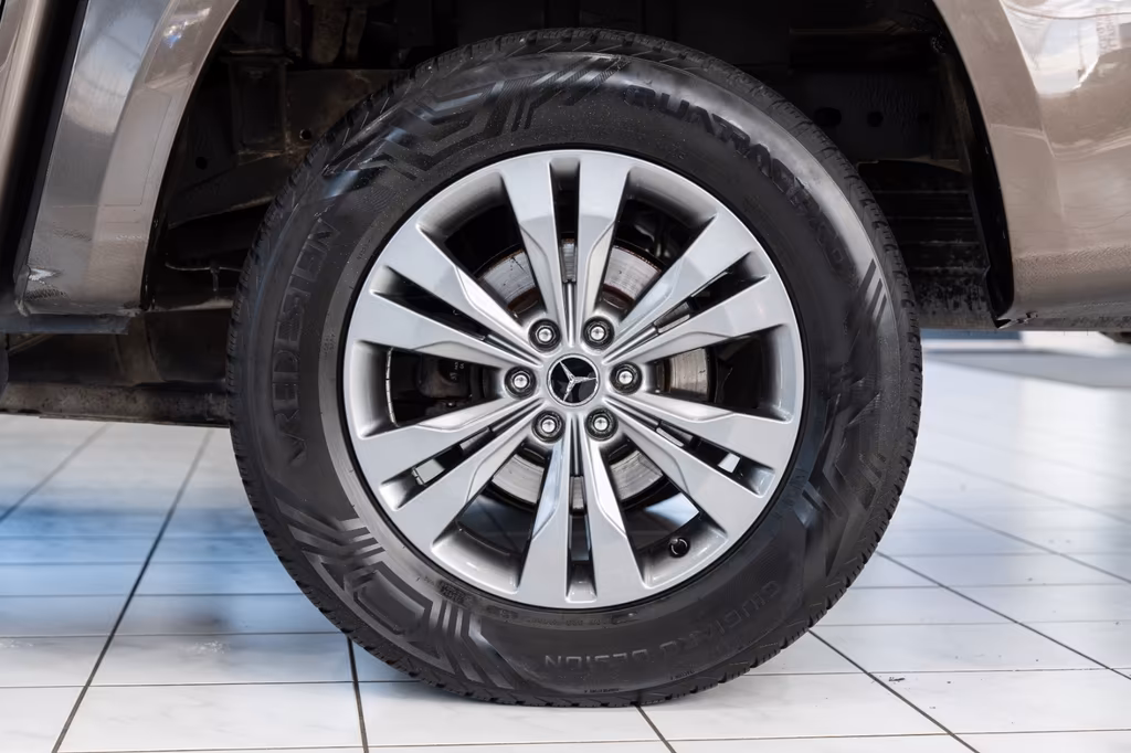 Mercedes-Benz X 250
