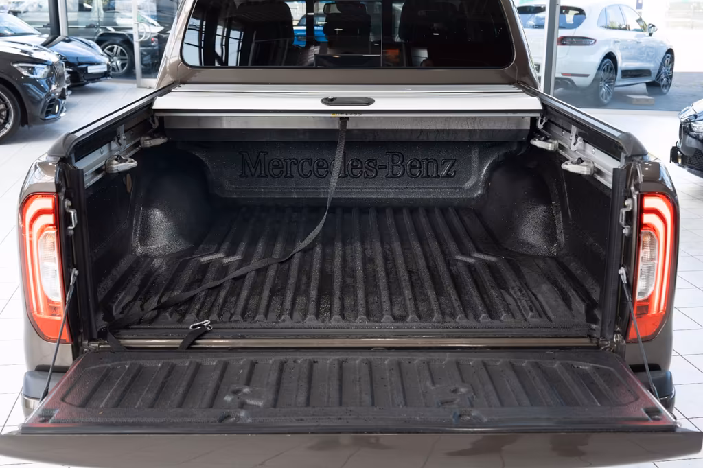 Mercedes-Benz X 250
