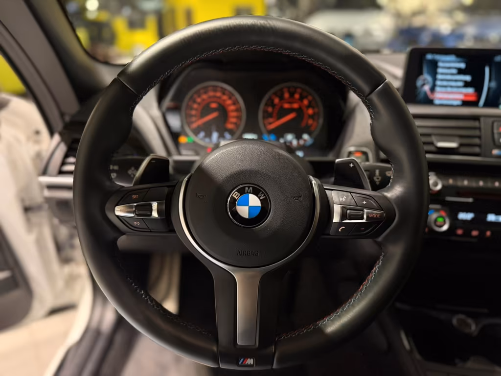 BMW M235