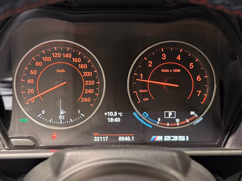 BMW M235