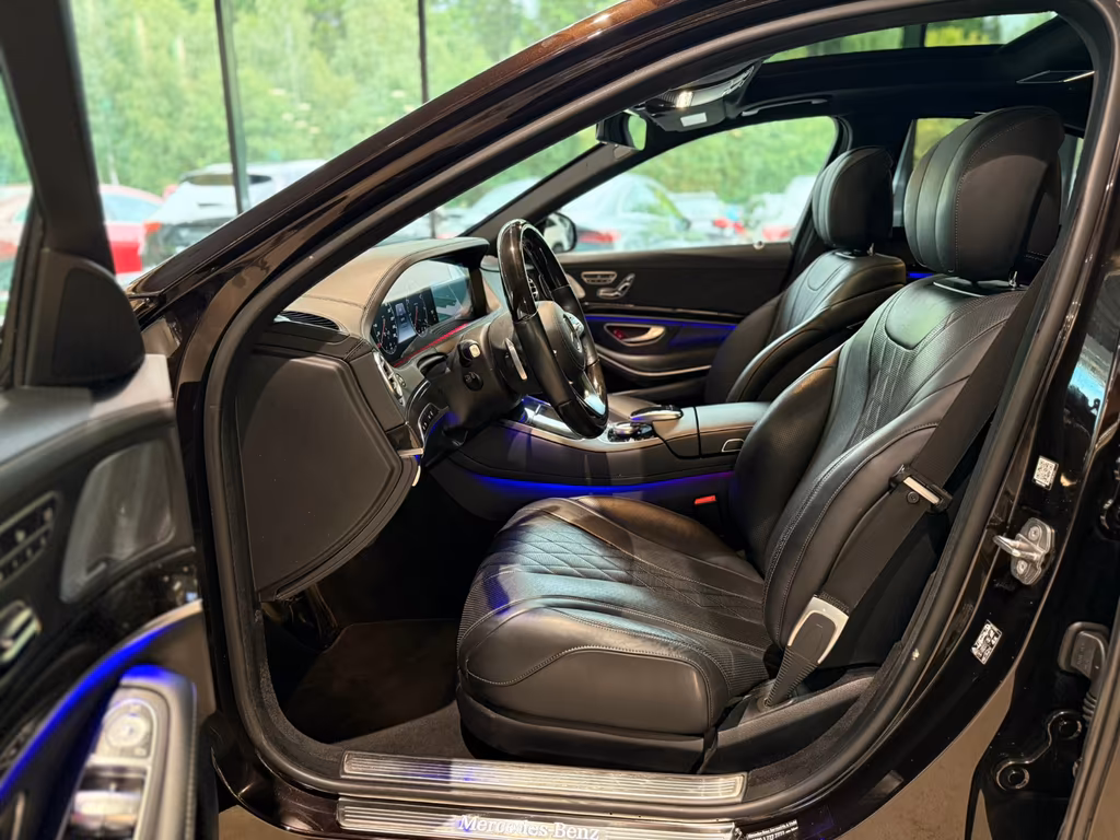 Mercedes-Benz S 560