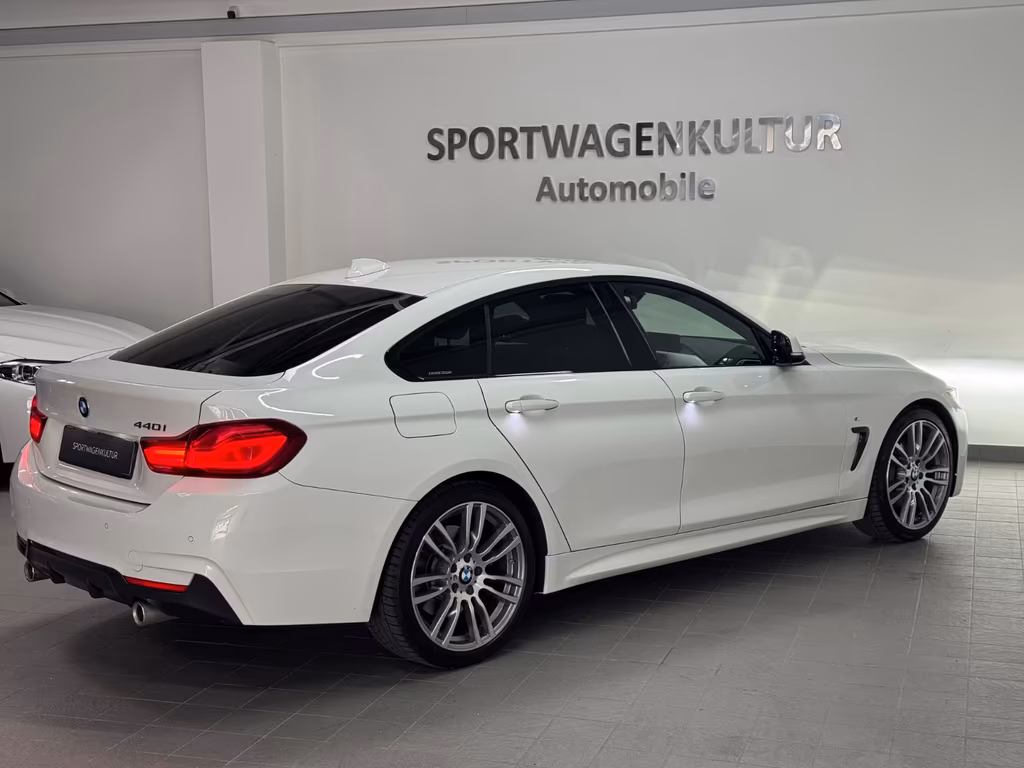 BMW 440
