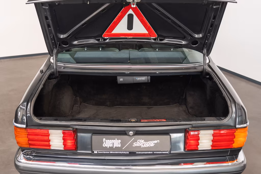 Mercedes-Benz 560