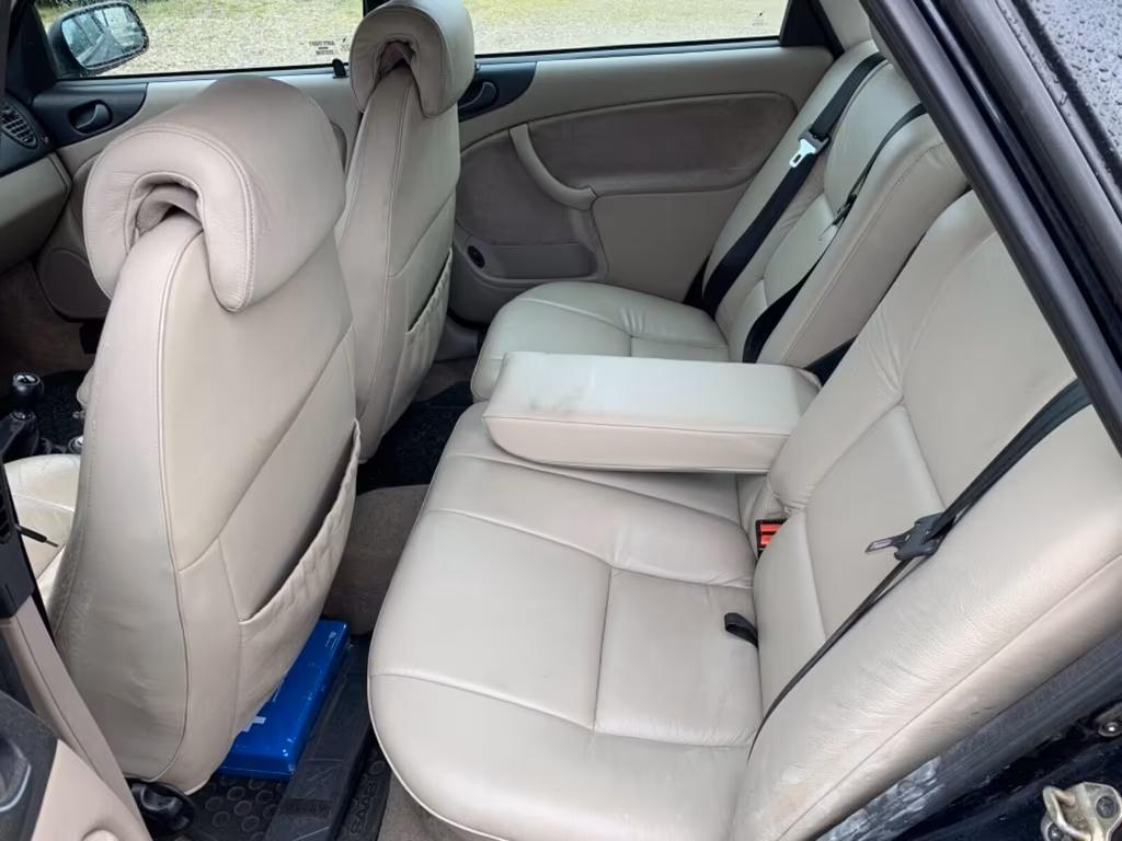 Saab 900