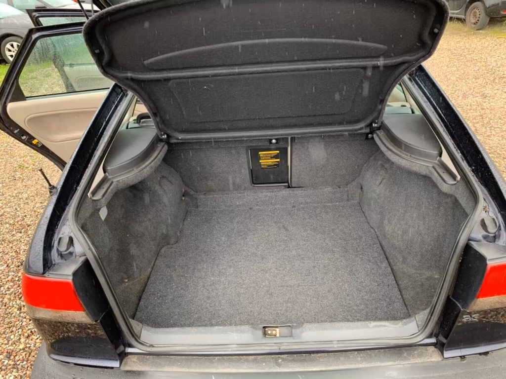 Saab 900