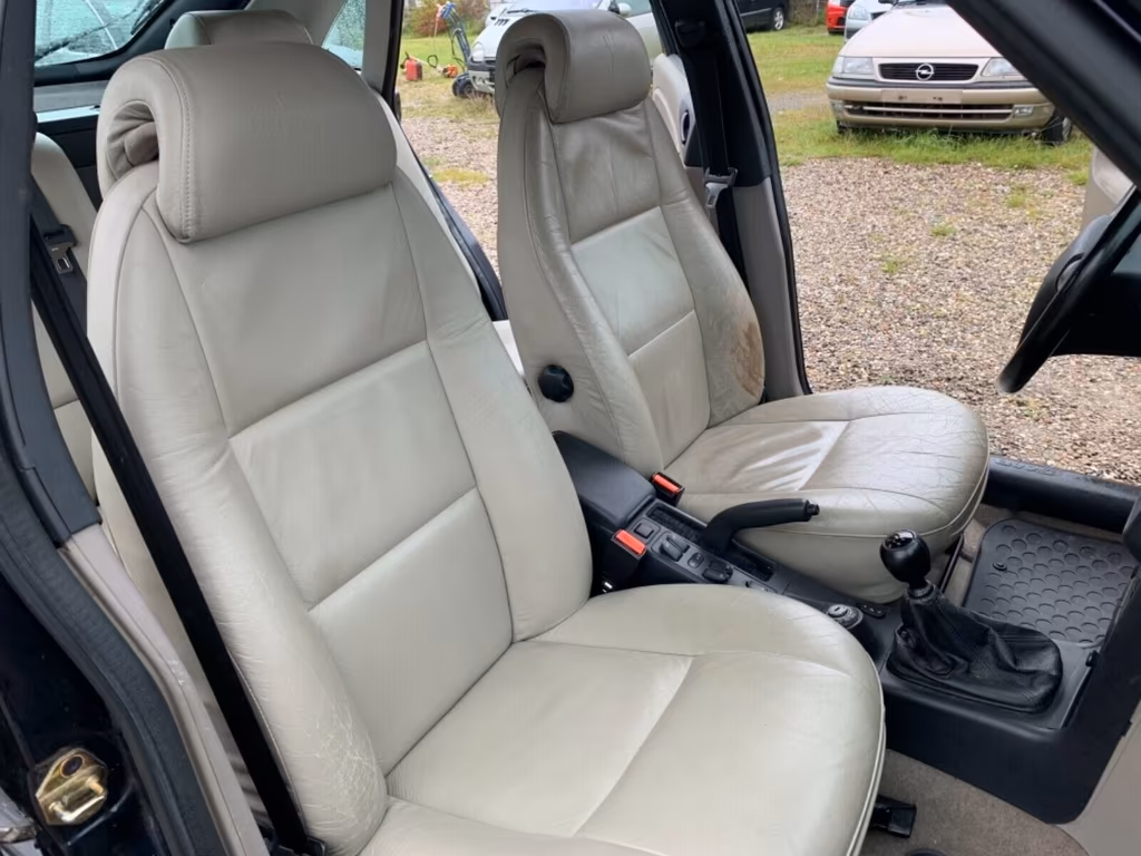 Saab 900