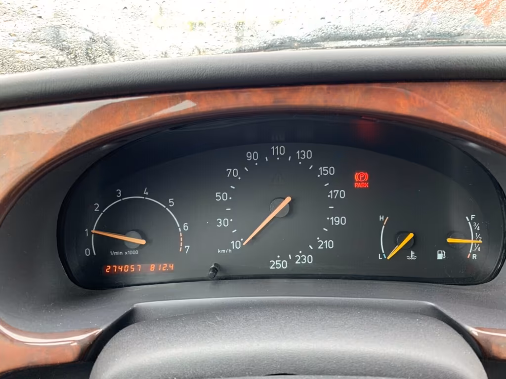 Saab 900