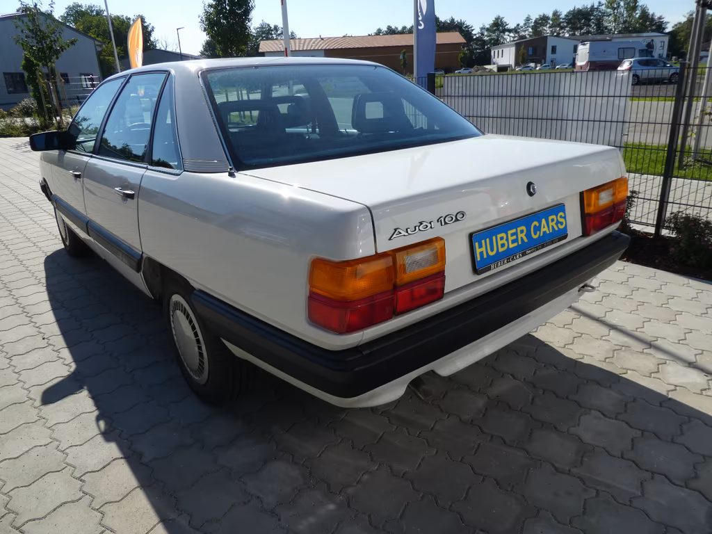 Audi 100