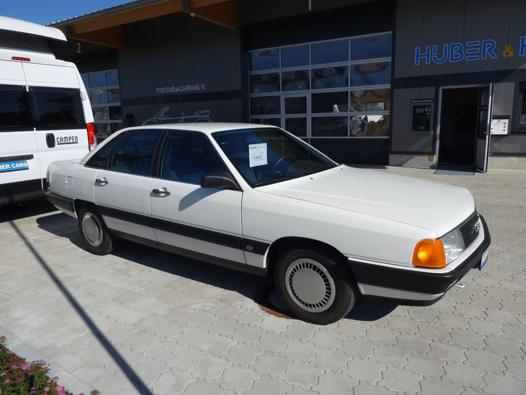 Audi 100