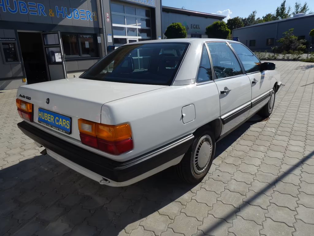 Audi 100